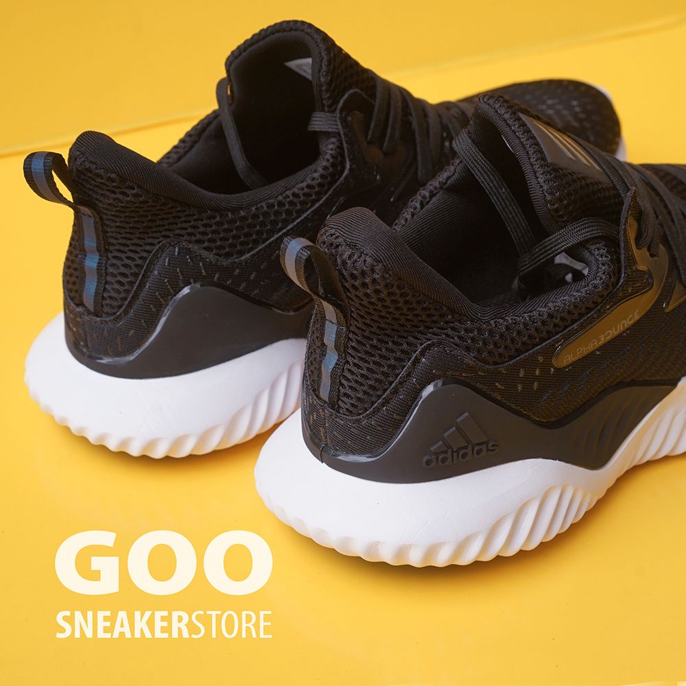 Alphabounce Beyond Đen TRắng ( Có Gai )
