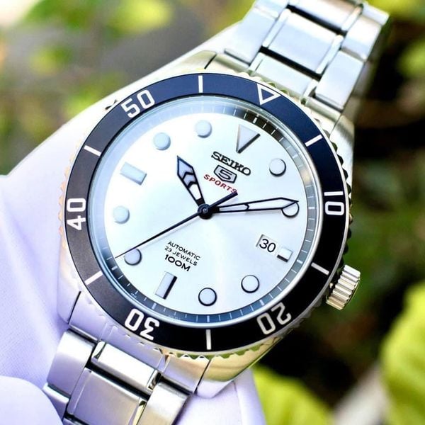 Seiko Sports SRPB87K1 – PhongWatch
