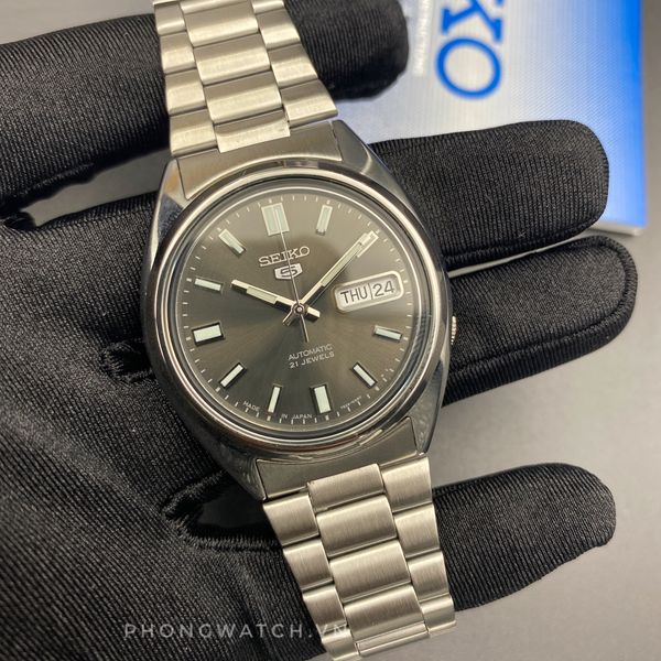 seiko 5 snxs79