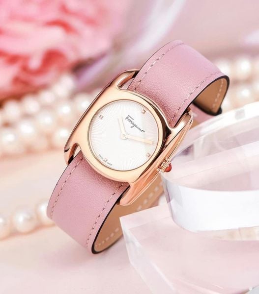 ☆FERRAGAMO☆ VARA レディースウォッチ PINK♪ Ferragamo vara watch