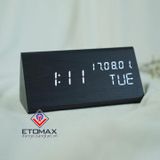 Đồng hồ báo thức điện tử vỏ gỗ khối tam giác