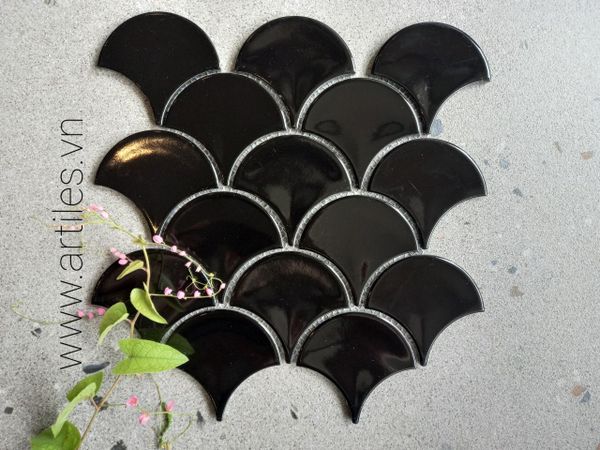 GẠCH MOSAIC VẢY CÁ MÀU ĐEN BÓNG