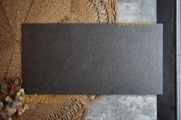 Gạch lát nền màu xám đen chất lượng