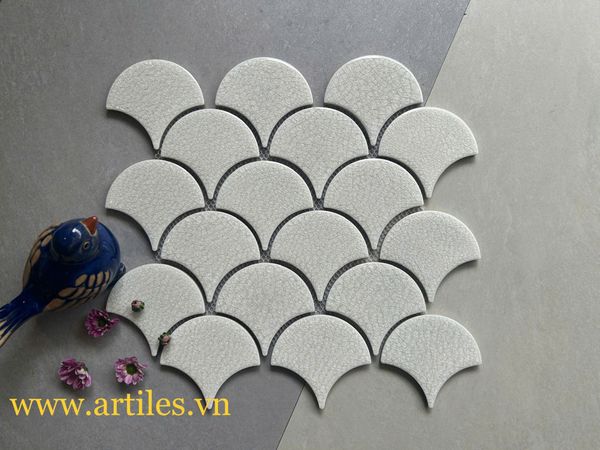 Gạch vảy cá men rạn màu trắng 2 lớp