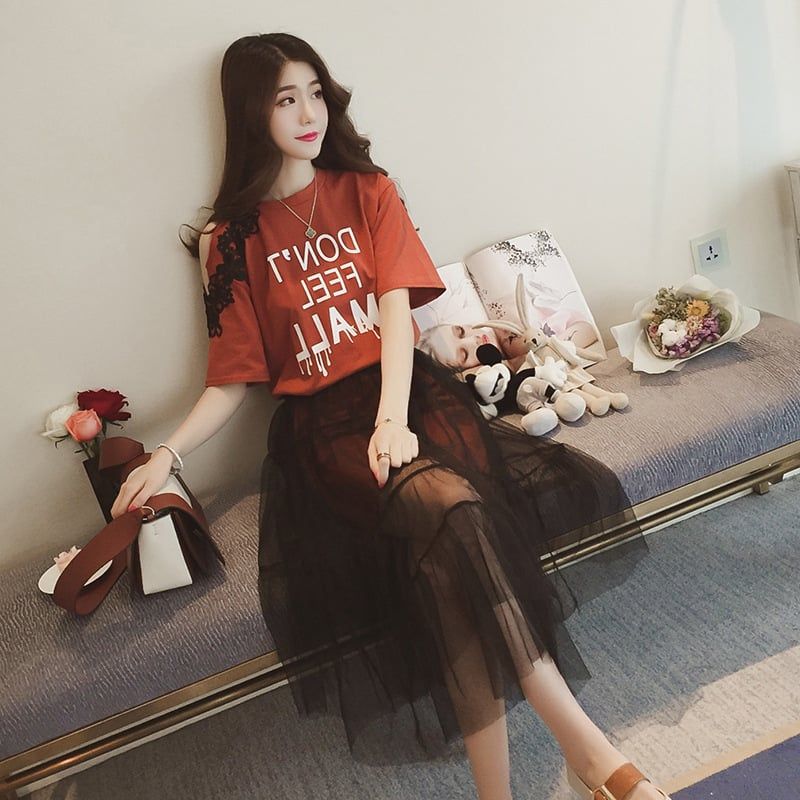Set Áo T-Shirt In Chữ & Váy Maxi Xếp Ly Hai Tầng 5331