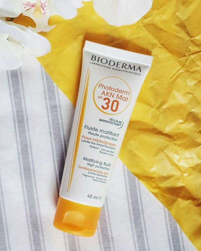 KEM CHỐNG NẮNG BIODERMA PHOTODERM AKN SPF30 DÀNH CHO DA DẦU 40mL