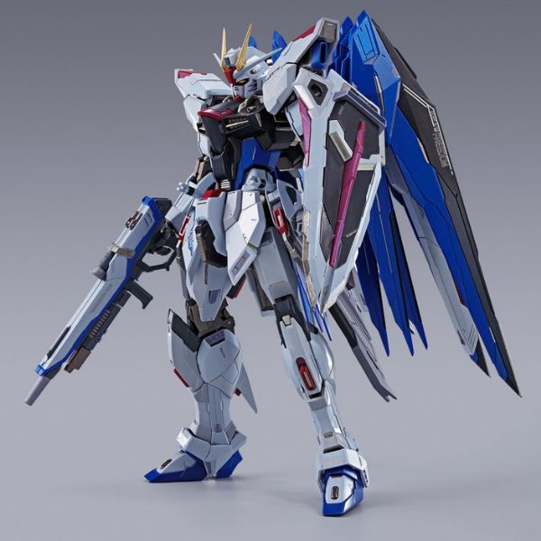  Freedom Gundam Concept 2 - Metal Build - Mô hình Gundam cao cấp 