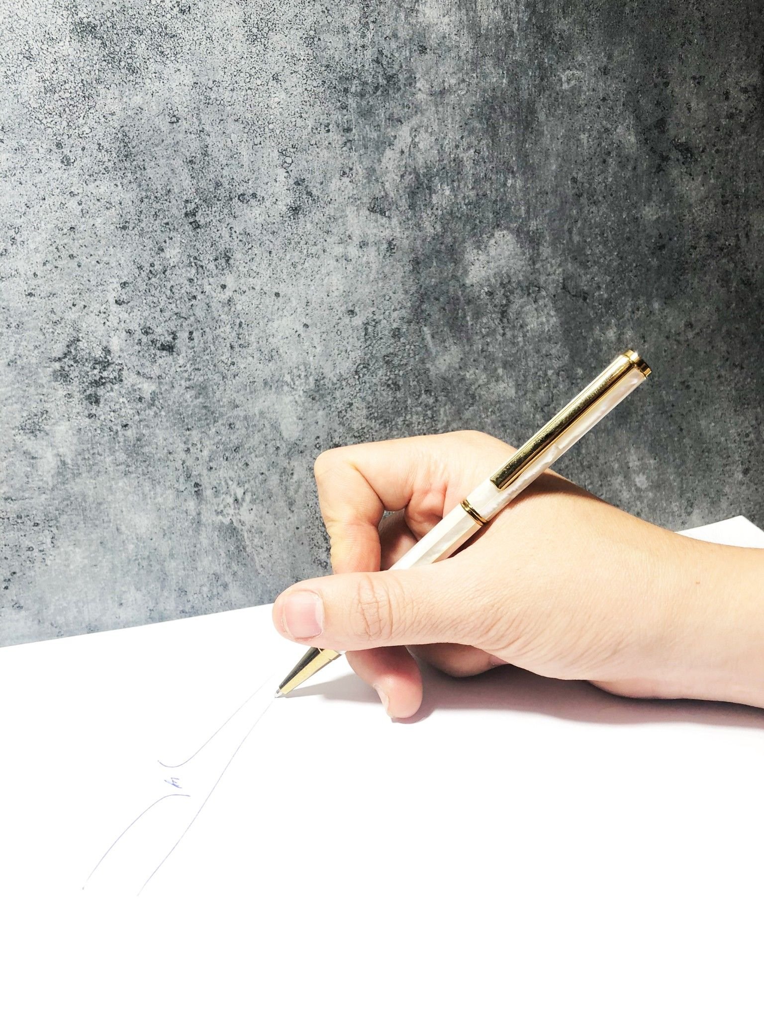 Bút Ký Tên Vỏ Ốc Xà Cừ Trắng OC001