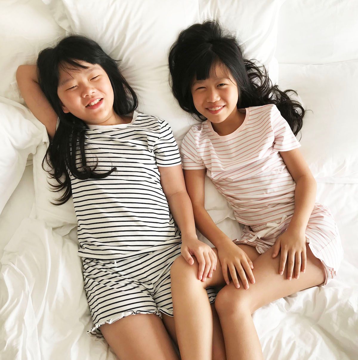 Bộ quần áo bé gái kẻ ngang xanh