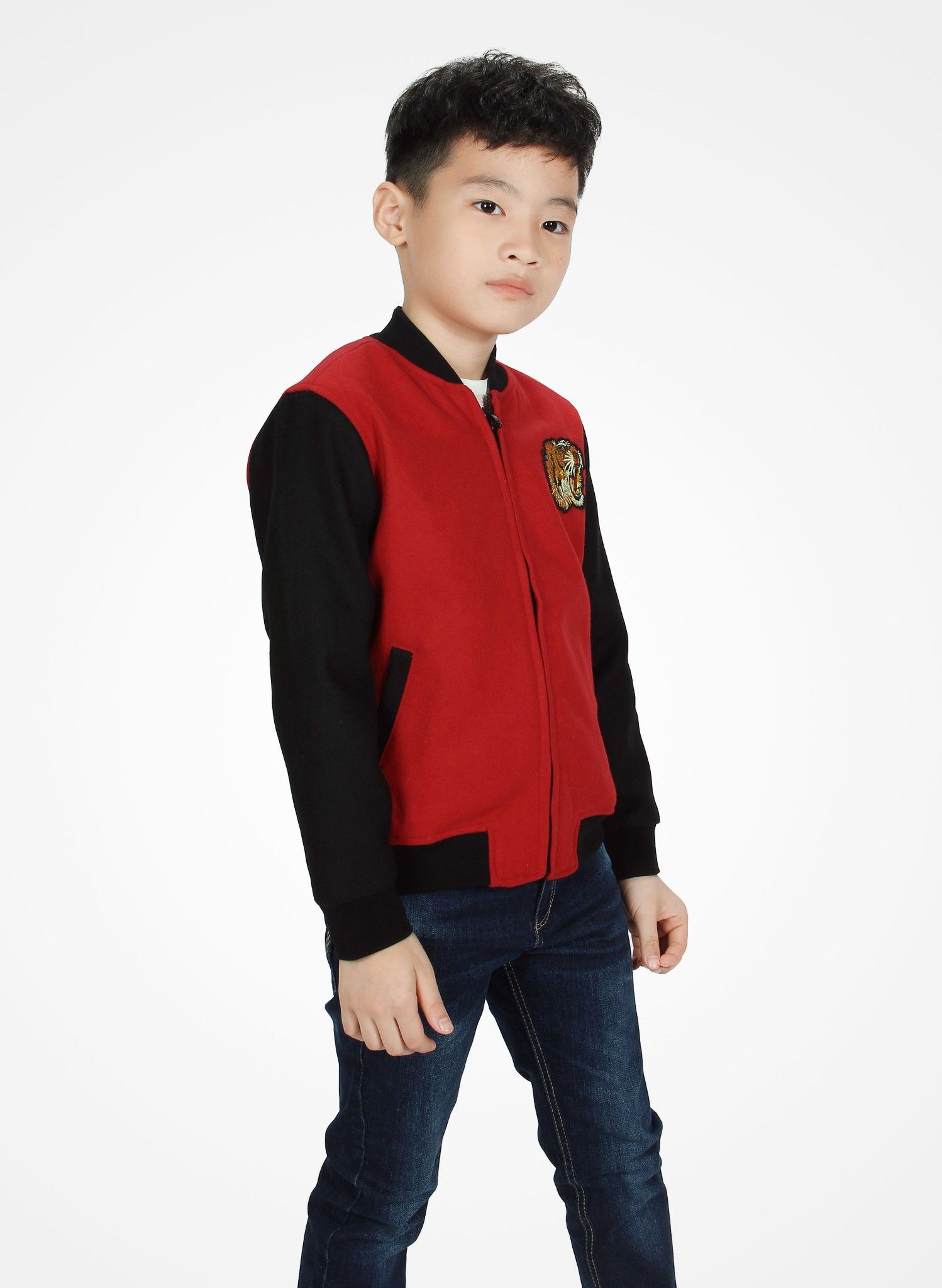Áo khoác nỉ dạ bé trai thân đỏ tay đen
