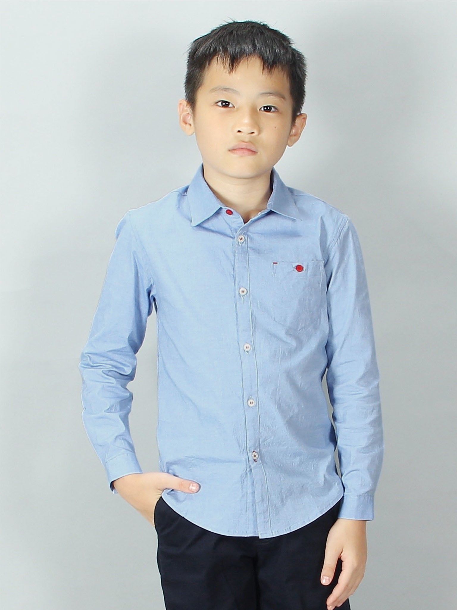 Sơ mi xanh thêu chữ - Blue Seven