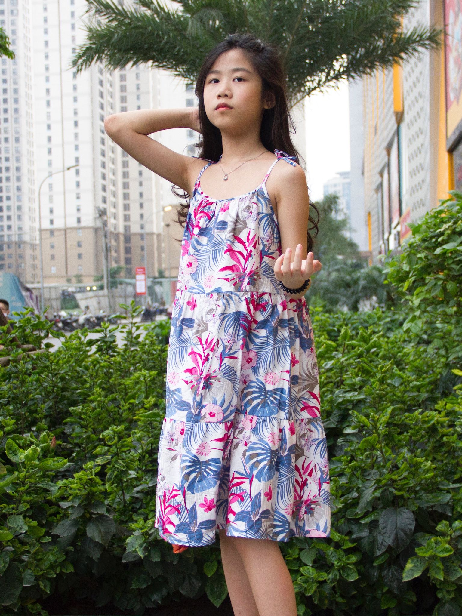 Váy maxi in hình hoa lá