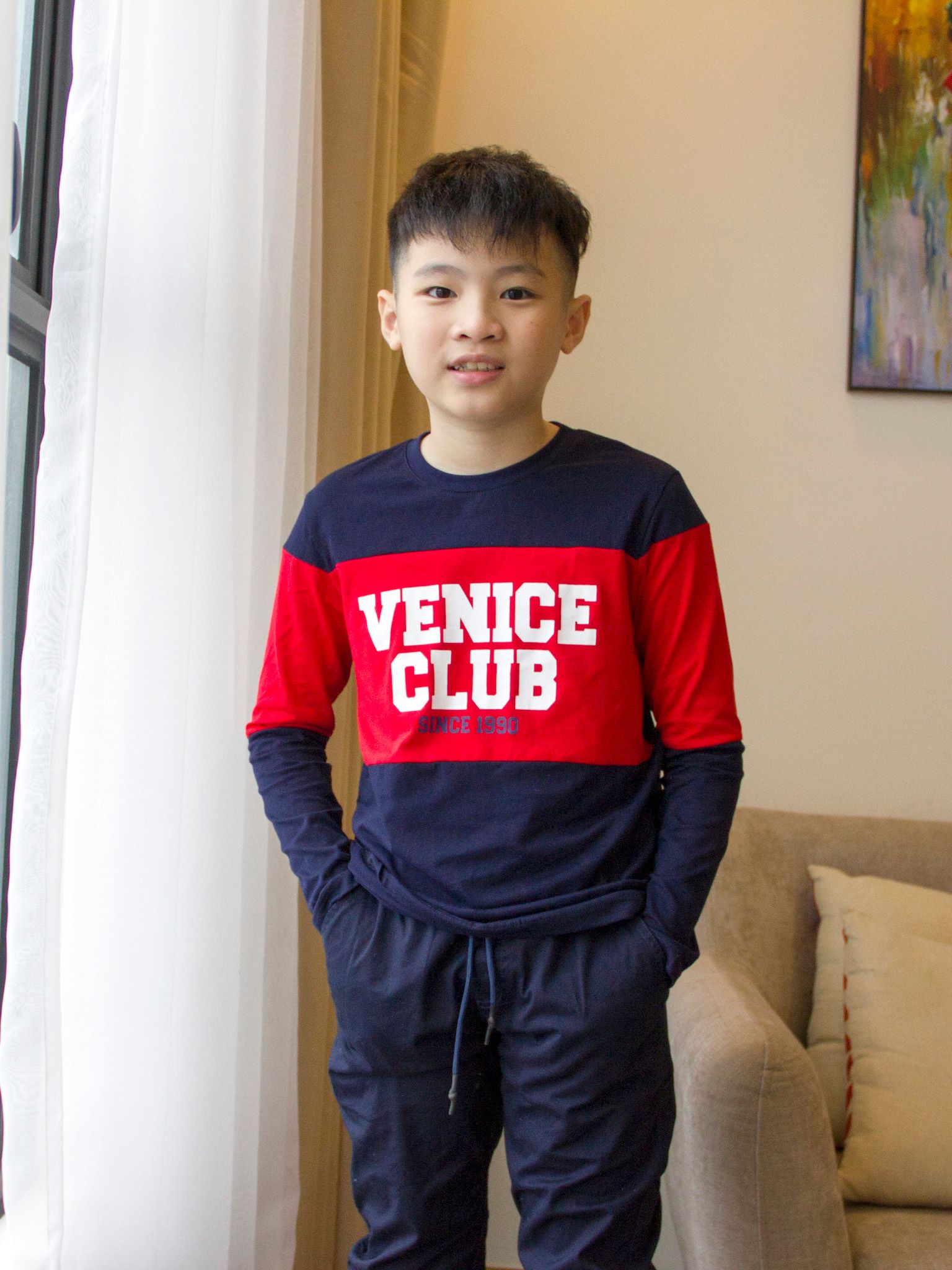 Áo phông bé trai navy phối đỏ chữ Venice Club - Blue Seven