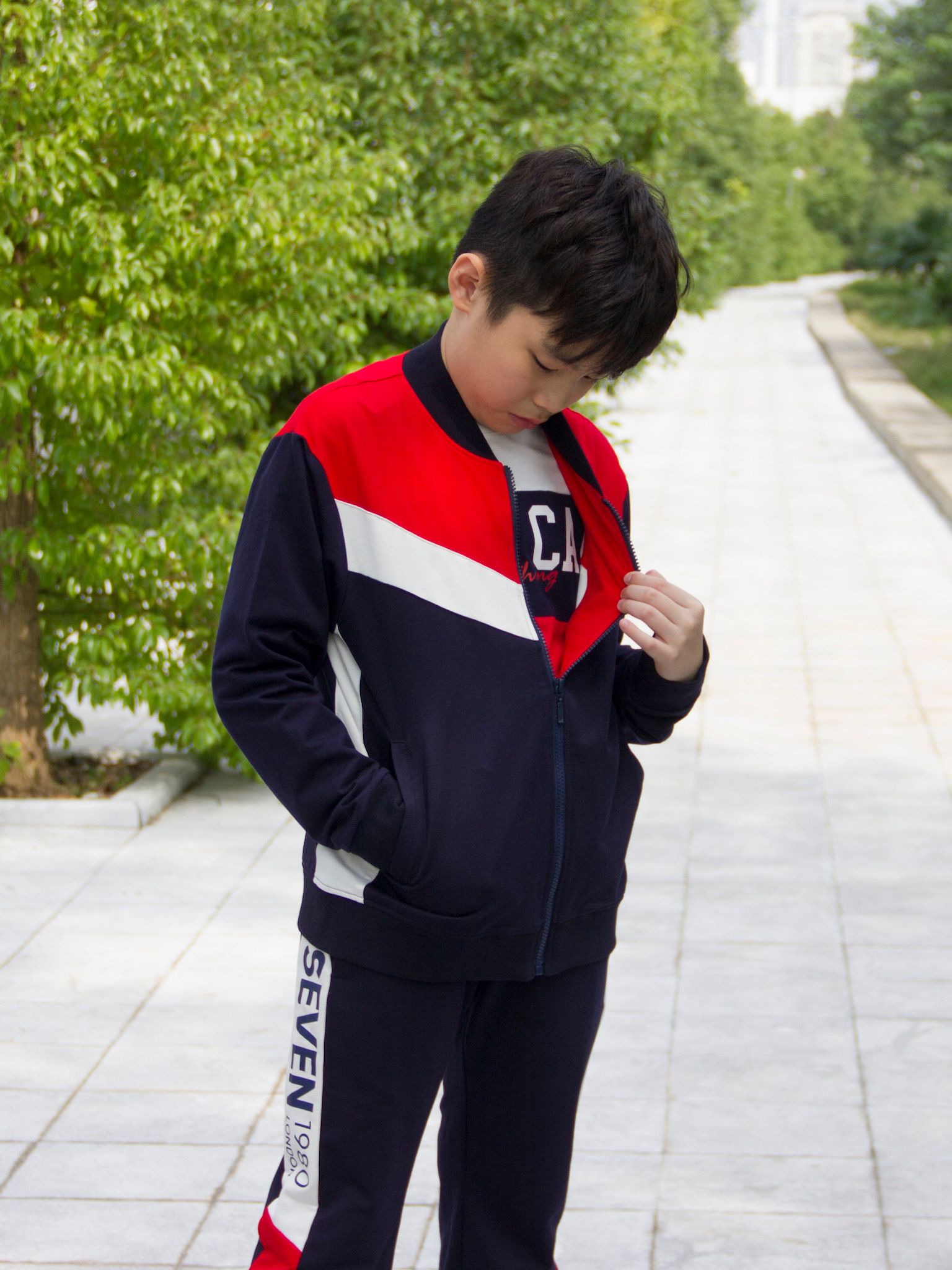 Áo khoác nỉ phối 3 màu - Blue Seven