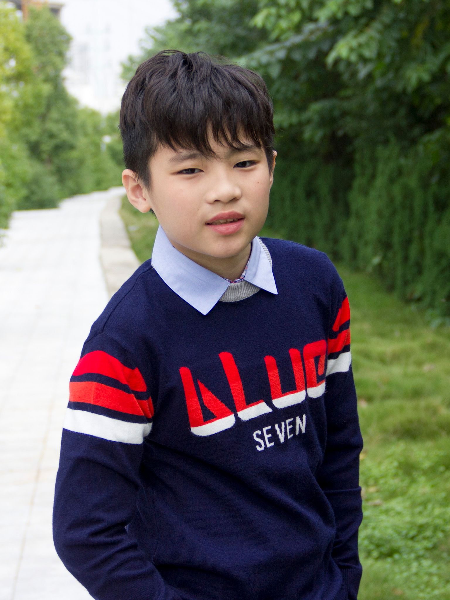 Áo len bé trai màu đỏ cổ tròn phối tay - Blueseven