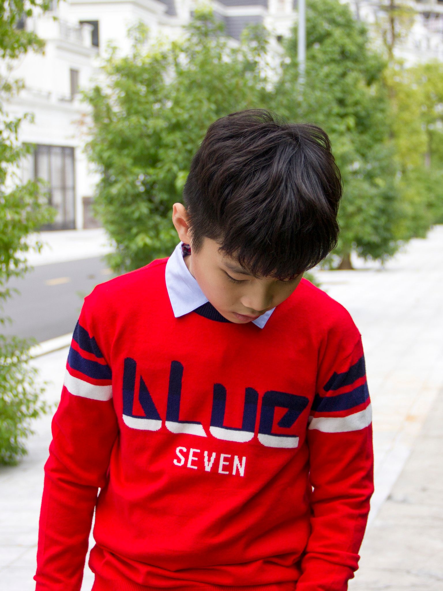 Áo len bé trai màu đỏ cổ tròn phối tay - Blue Seven