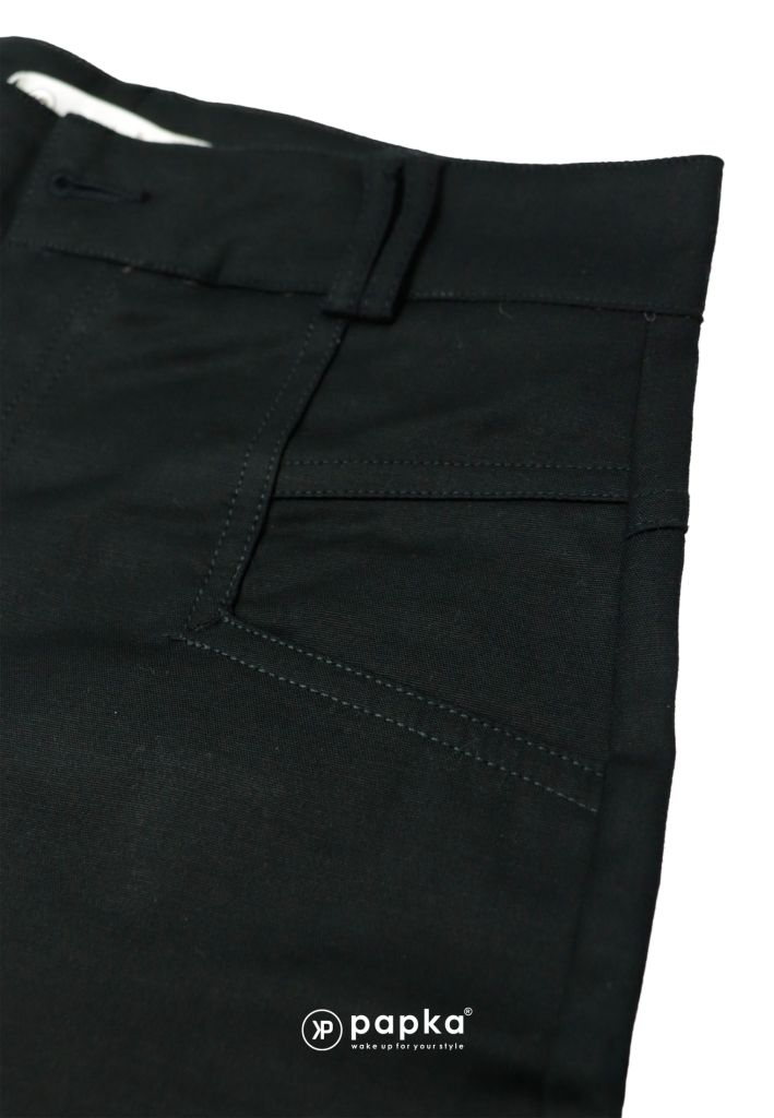 Quần short kaki nữ Papka 4063 đen form A túi đắp