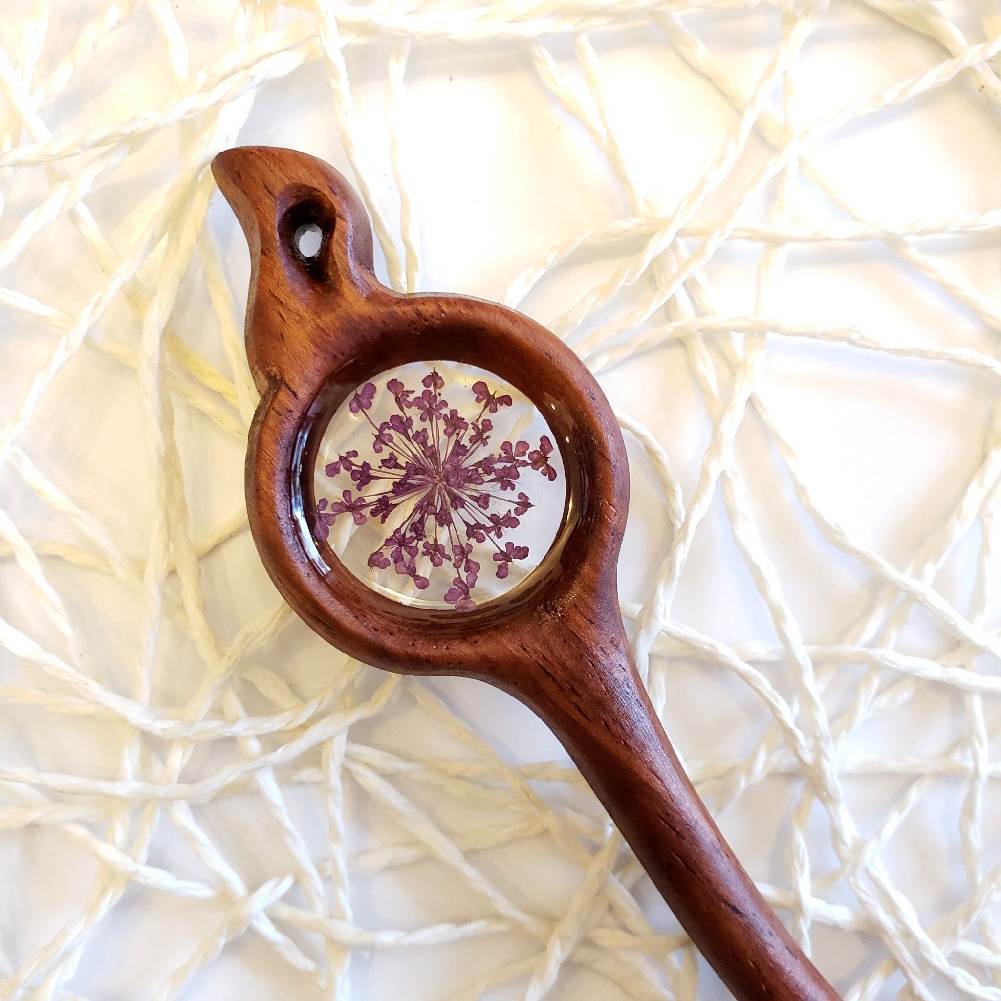 Trâm cài tóc gỗ- resin- luontron-hoatuyettim-108