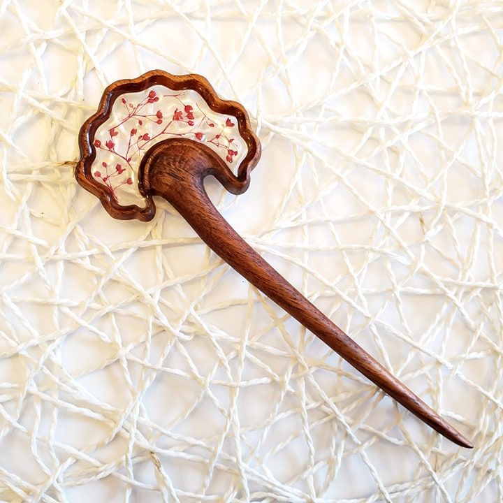 Trâm cài tóc gỗ- resin- cánh quạt- babybreath đỏ - 100