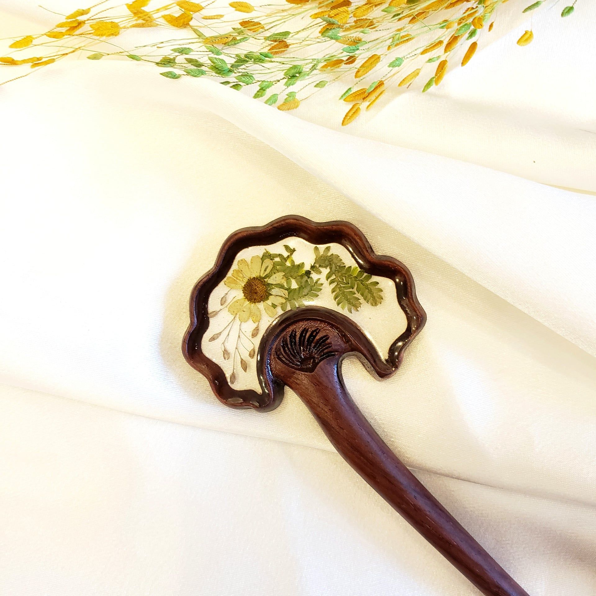 Trâm cài tóc gỗ- resin- hoa khô 80