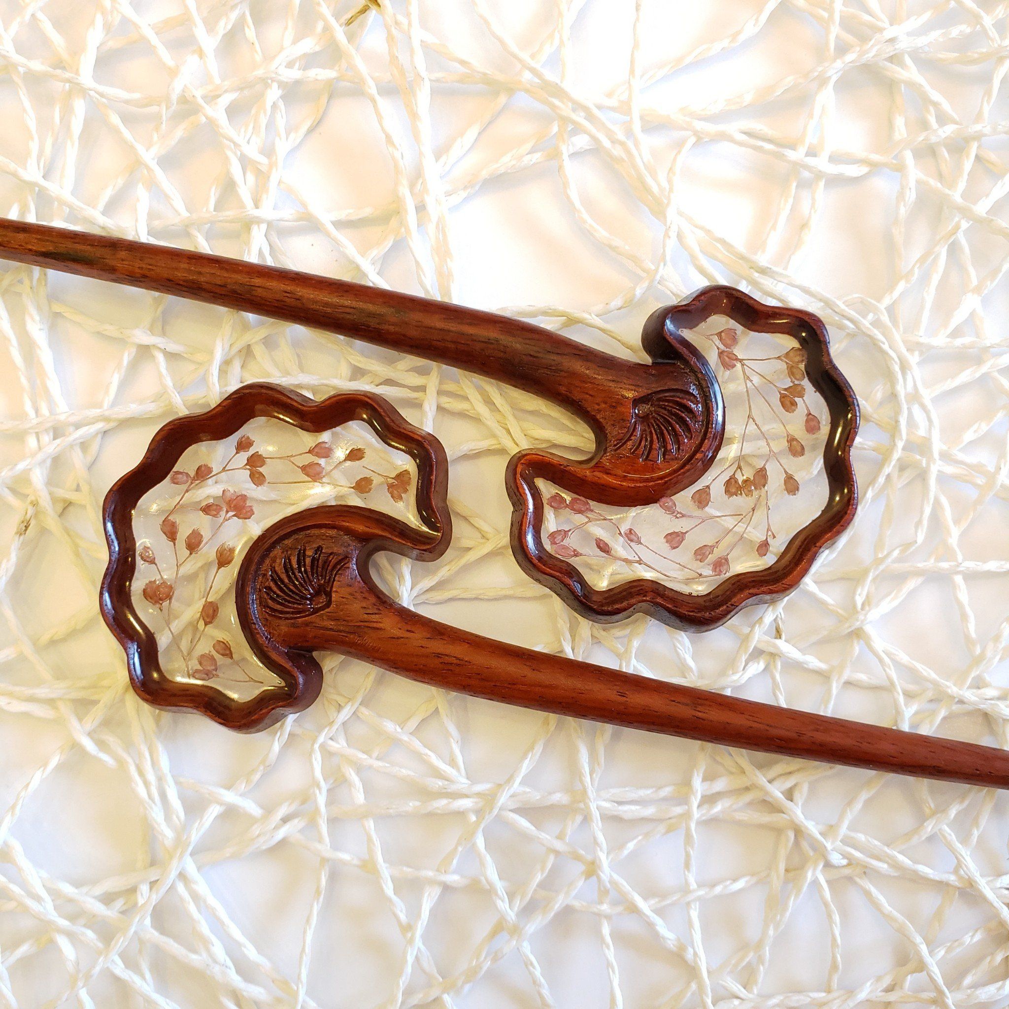 Trâm cài tóc gỗ- resin- cánh quạt- babygroomhồng-101