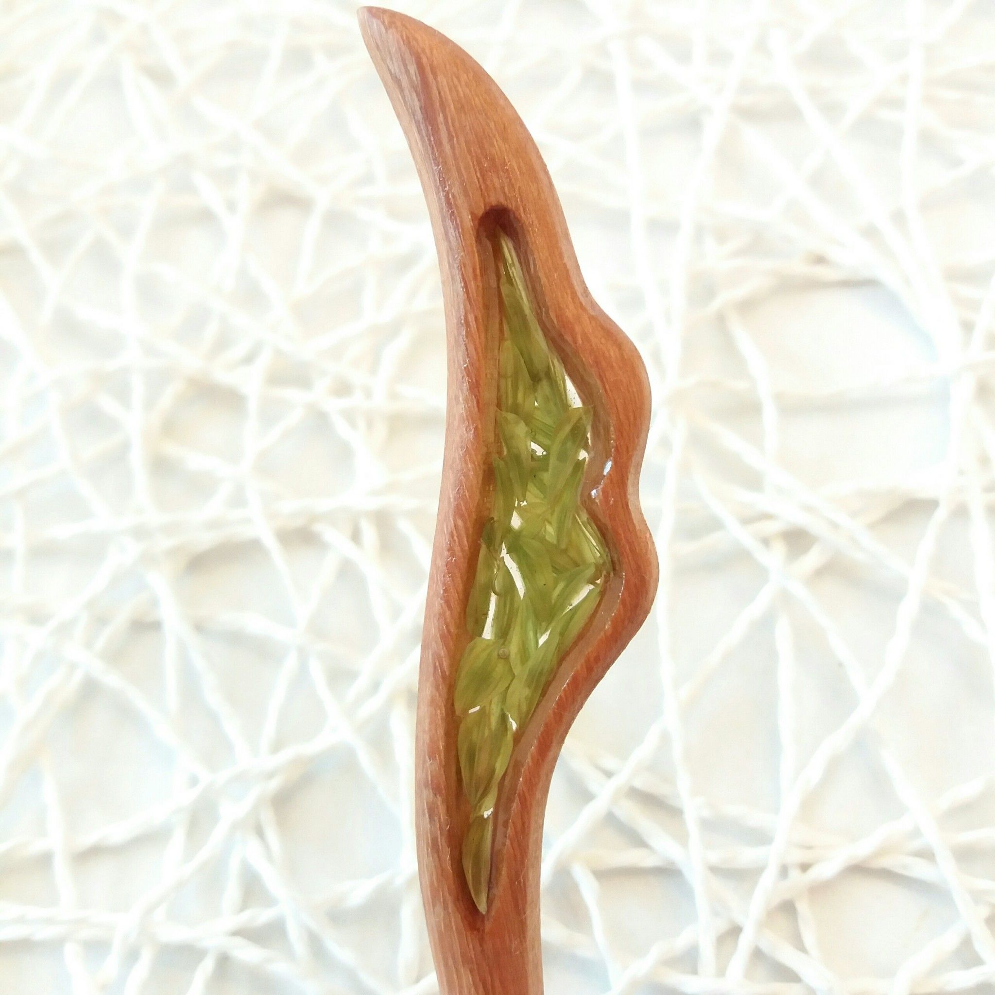 Trâm cài tóc gỗ Heart - resin 1