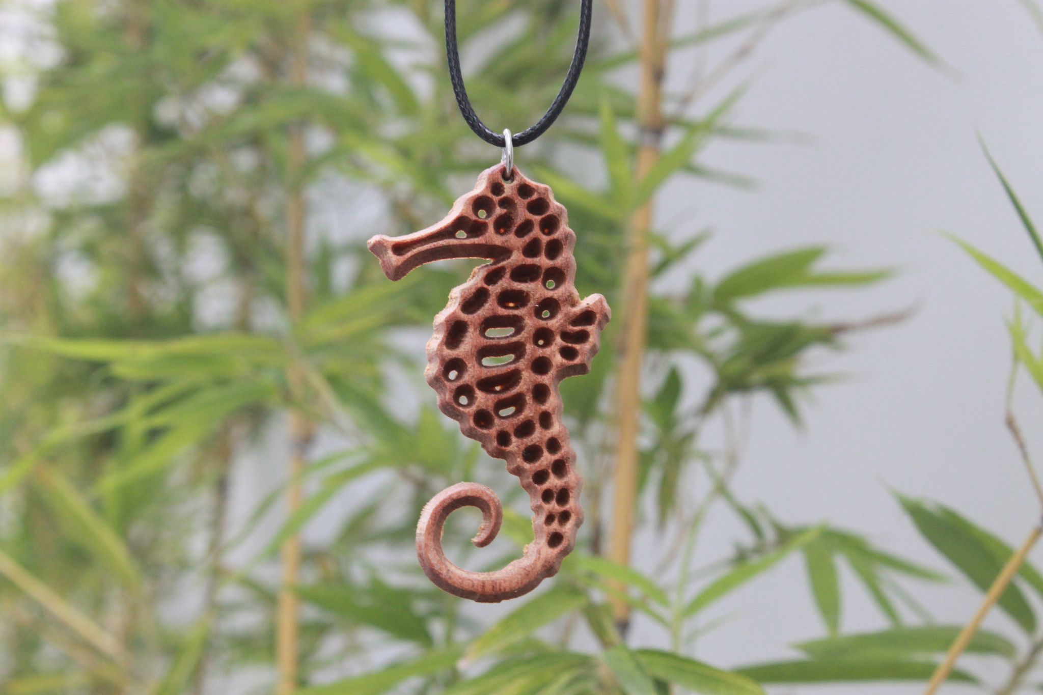 Mặt dây chuyền gỗ Sea horse