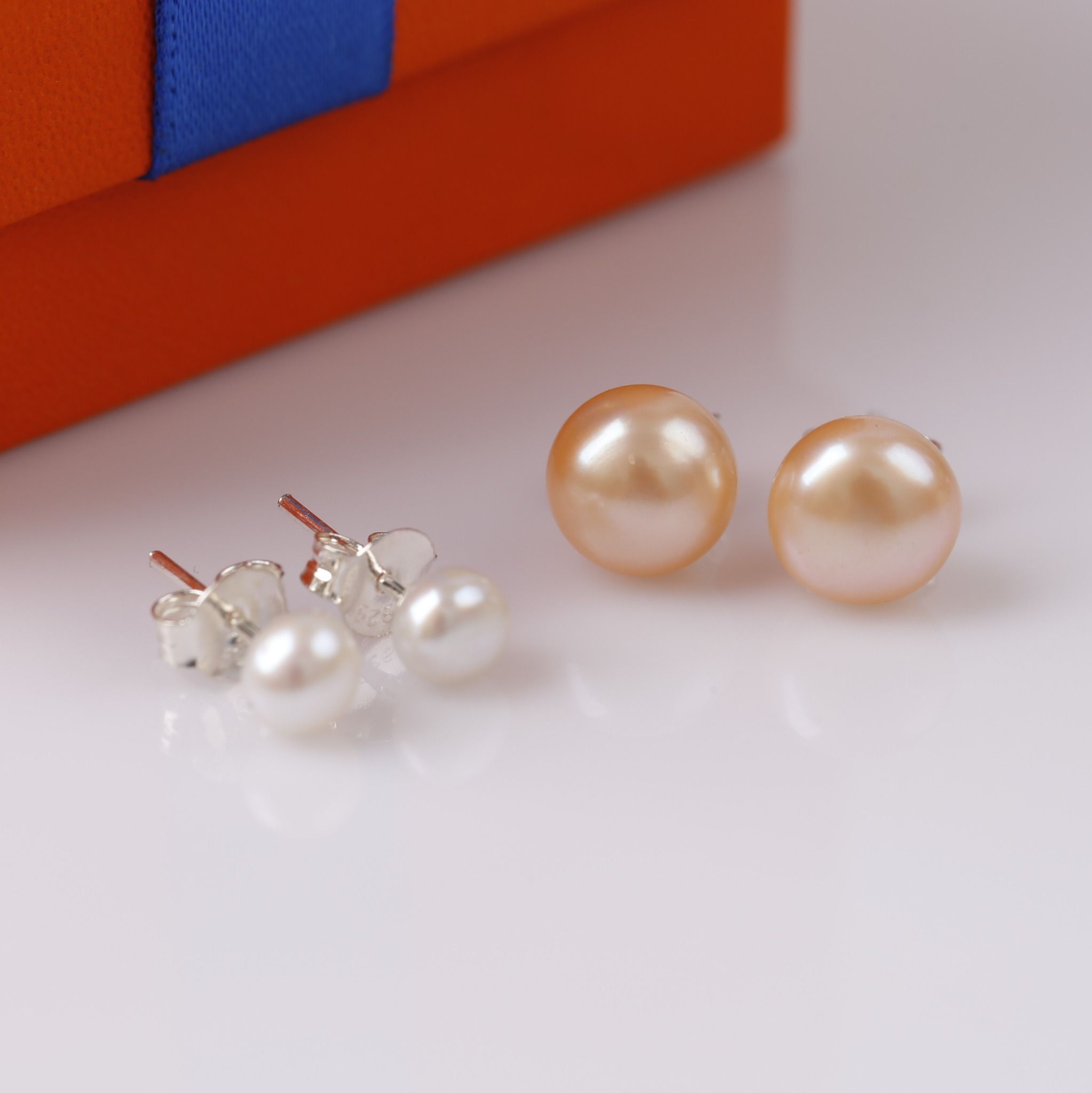 Hoa tai nụ ngọc trai tự nhiên phong cách truyền thống trẻ trung thương hiệu Opal