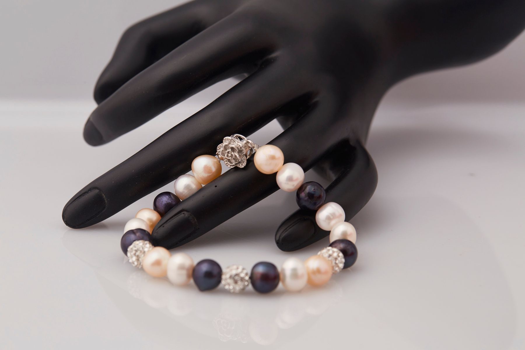 Vòng tay Ngọc trai + đá Ross thiết kế tinh tế, trẻ trung thương hiệu Opal