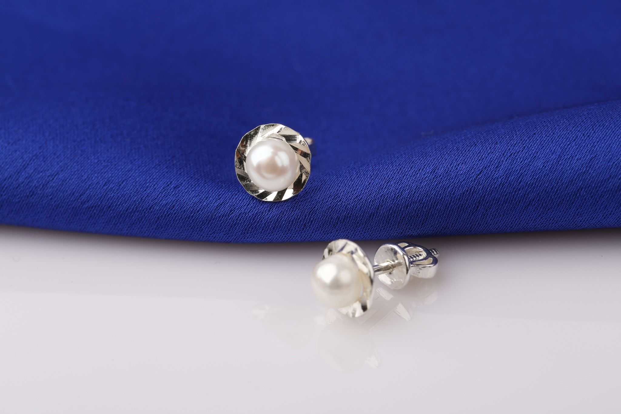 Hoa tai bạc đính Ngọc trai Opal