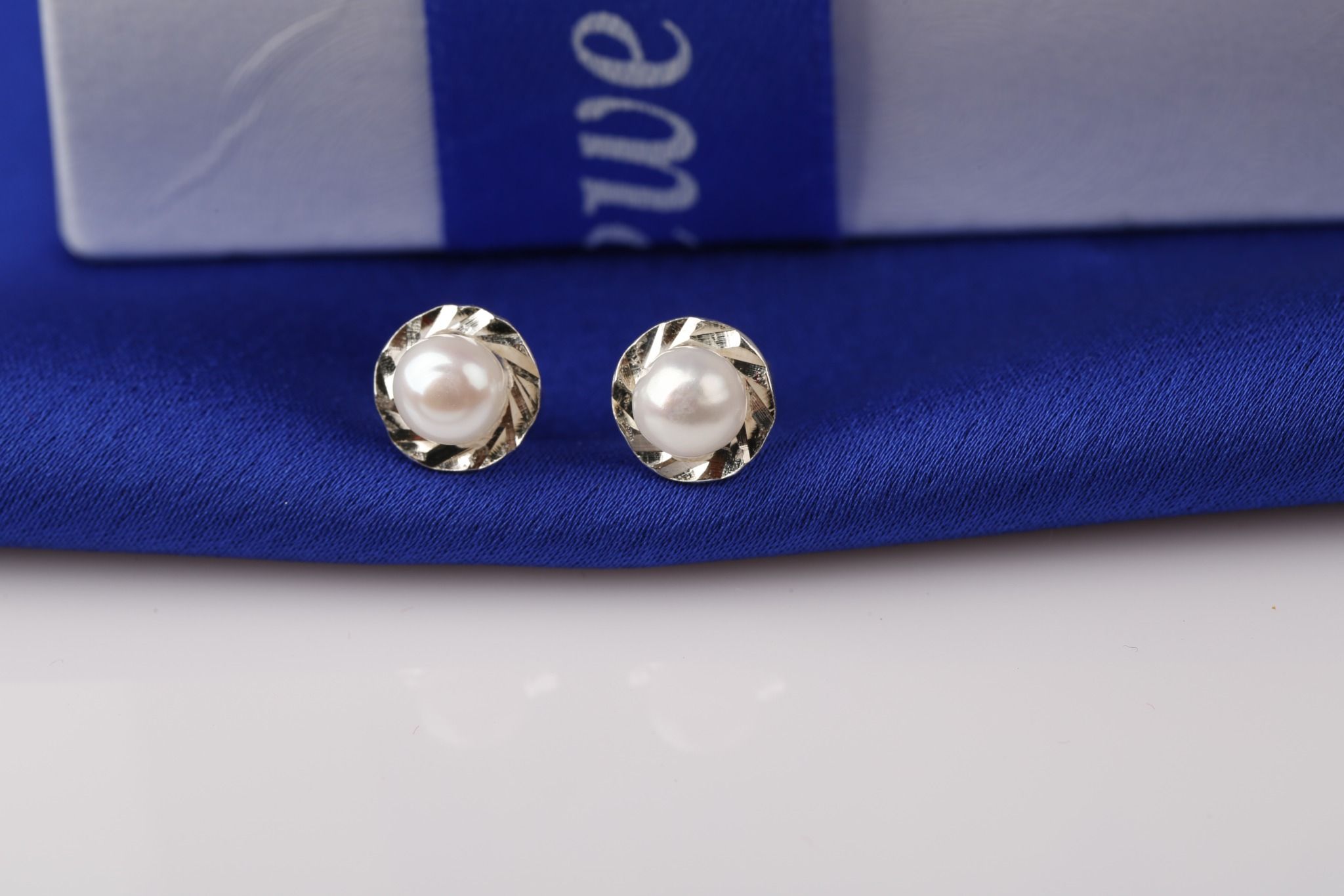 Hoa tai bạc đính Ngọc trai Opal
