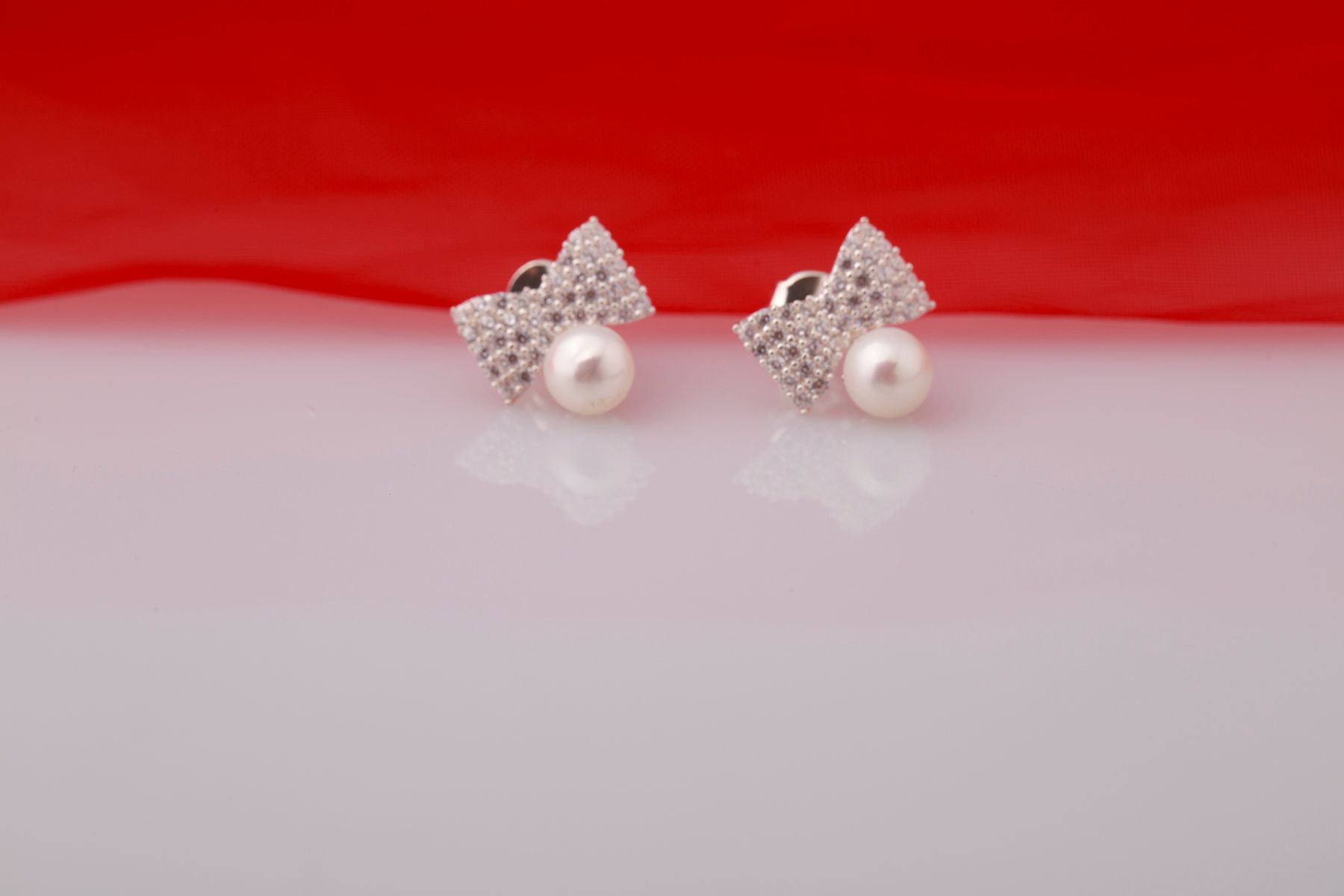 Hoa tai bạc đính Ngọc trai thương hiệu Opal