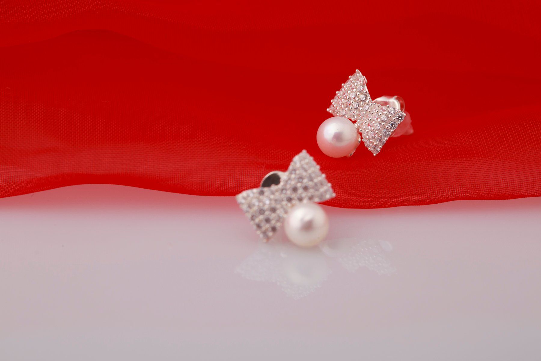 Hoa tai bạc đính Ngọc trai thương hiệu Opal