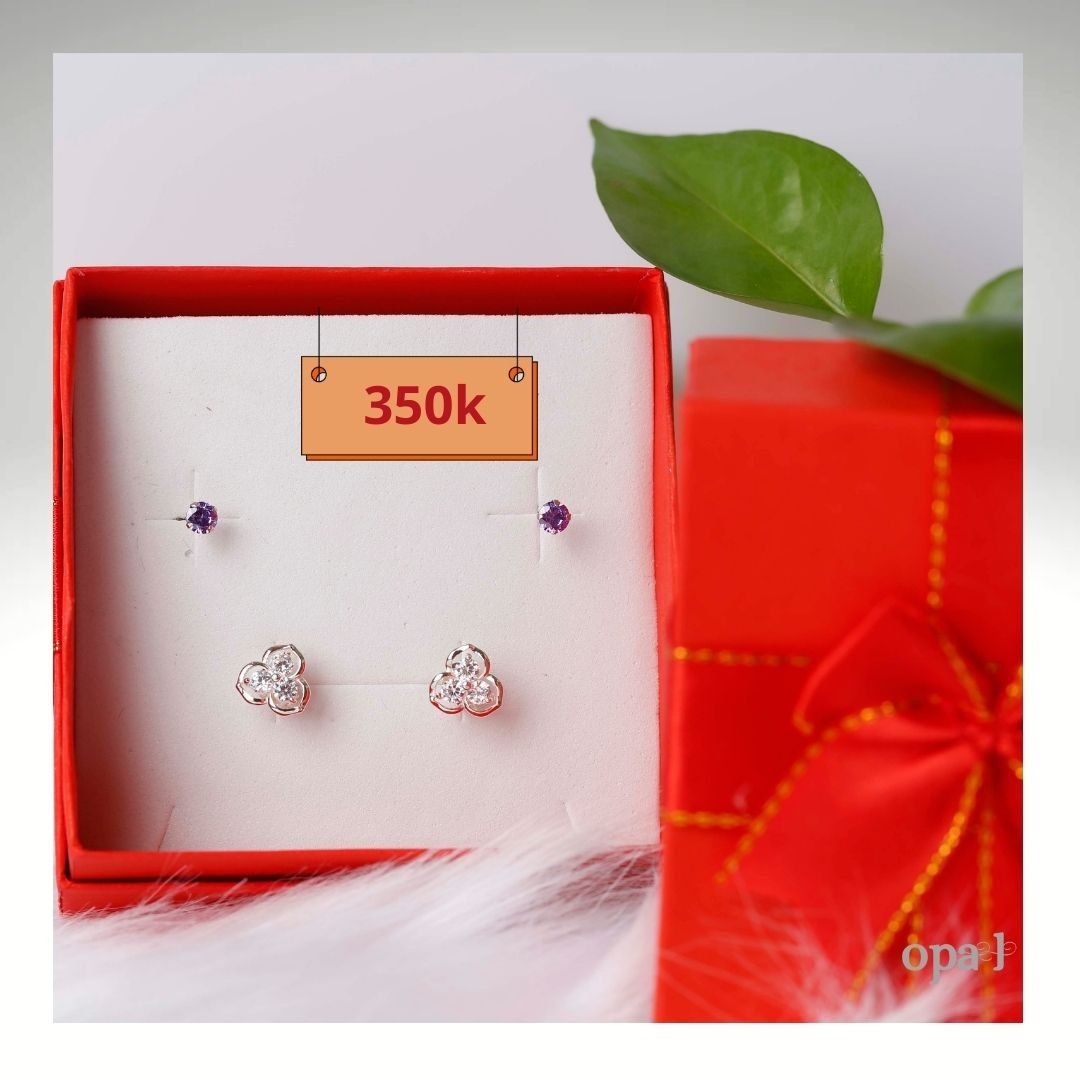 Bộ 2 hoa tai thiết kế trẻ trung chất liệu bạc thương hiệu Opal.