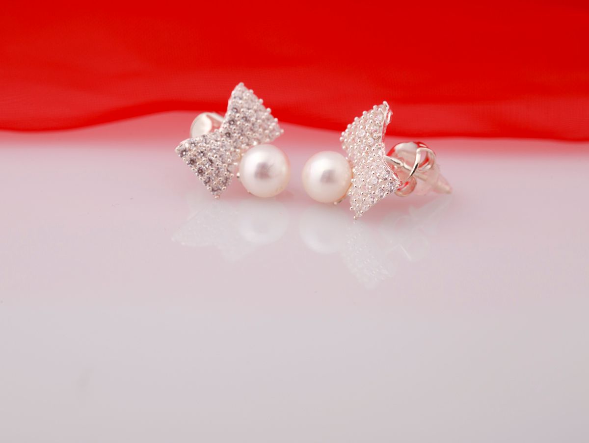 Hoa tai bạc đính Ngọc trai thương hiệu Opal