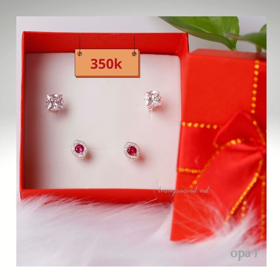 Bộ 2 hoa tai thiết kế trẻ trung chất liệu bạc thương hiệu Opal.