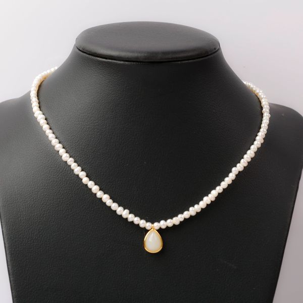  Vòng cổ Ngọc trai mặt đá và Hoa tai Ngọc trai thương hiệu Opal 