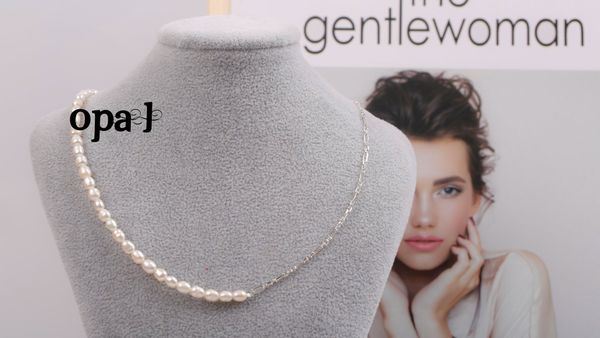  Vòng cổ Choker Ngọc trai kết hợp cùng dây chuyền bạc phá cách 