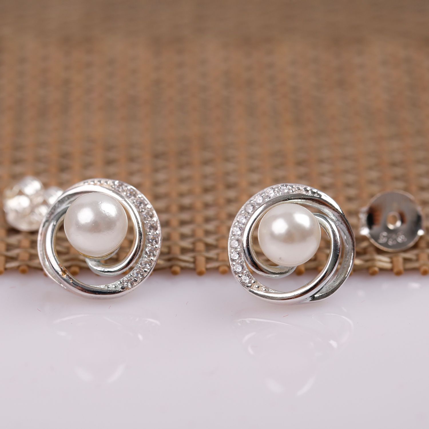 hoa tai ngọc trai thương hiệu Opal