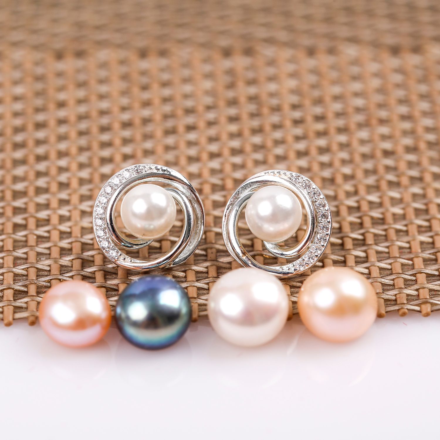 hoa tai ngọc trai thương hiệu Opal