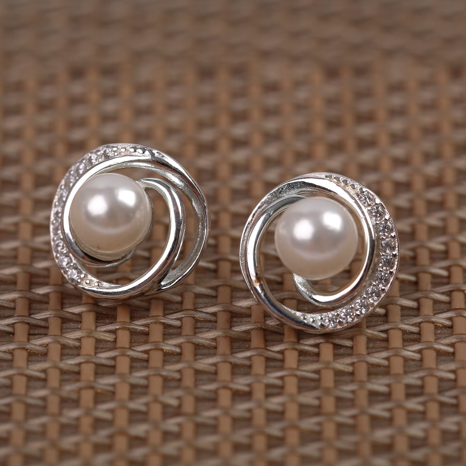 hoa tai ngọc trai thương hiệu Opal