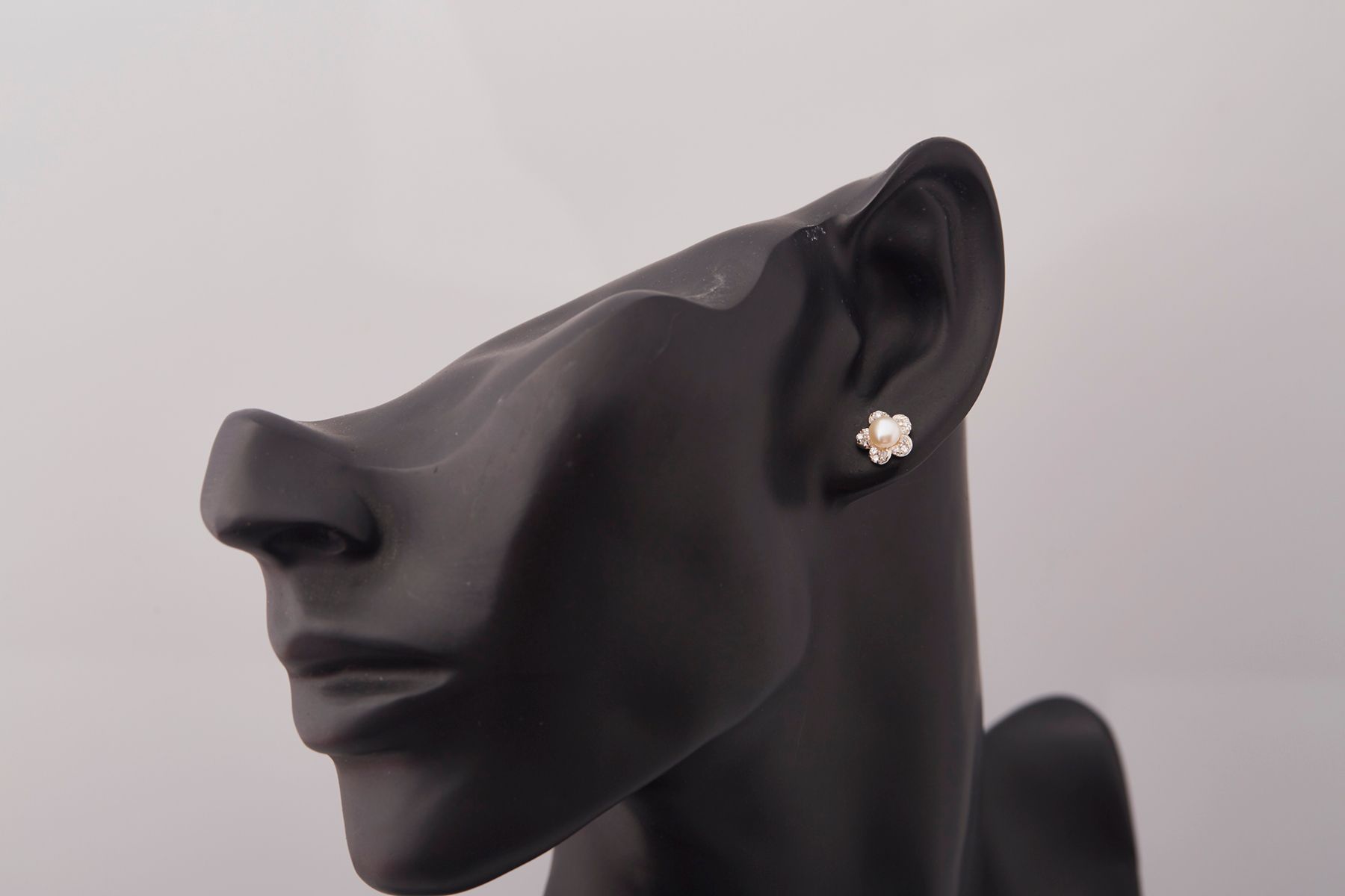 Hoa tai bạc đính Ngọc trai thương hiệu Opal