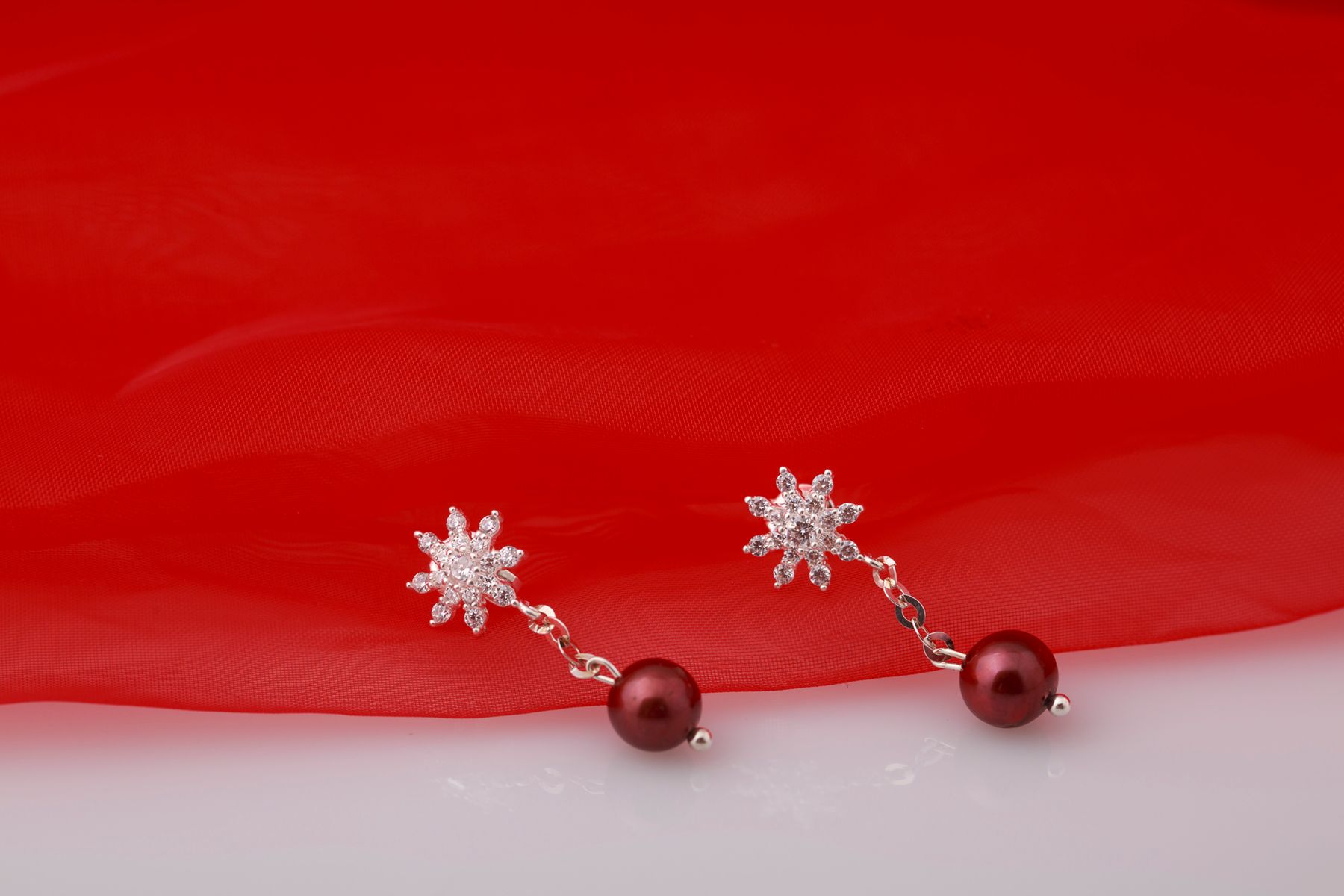 Hoa tai bạc đính Ngọc trai thương hiệu Opal
