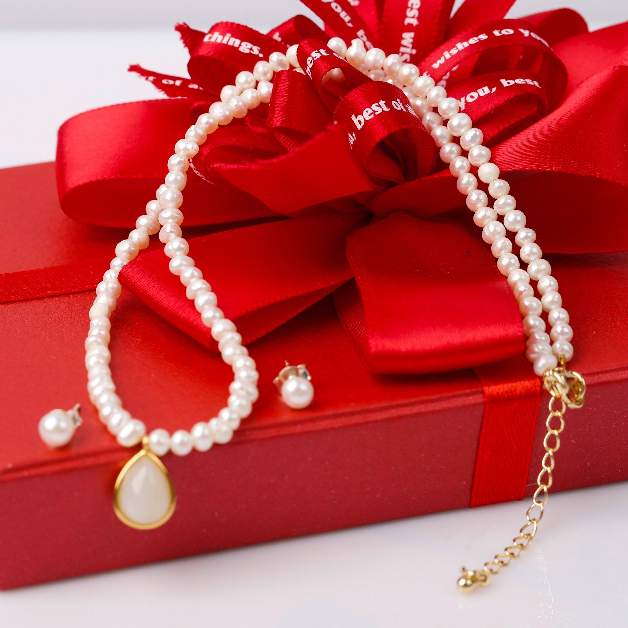 Vòng cổ Ngọc trai mặt đá và Hoa tai Ngọc trai thương hiệu Opal