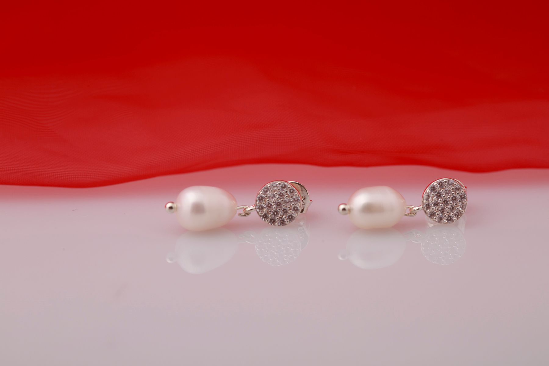 Hoa tai bạc đính Ngọc trai thương hiệu Opal