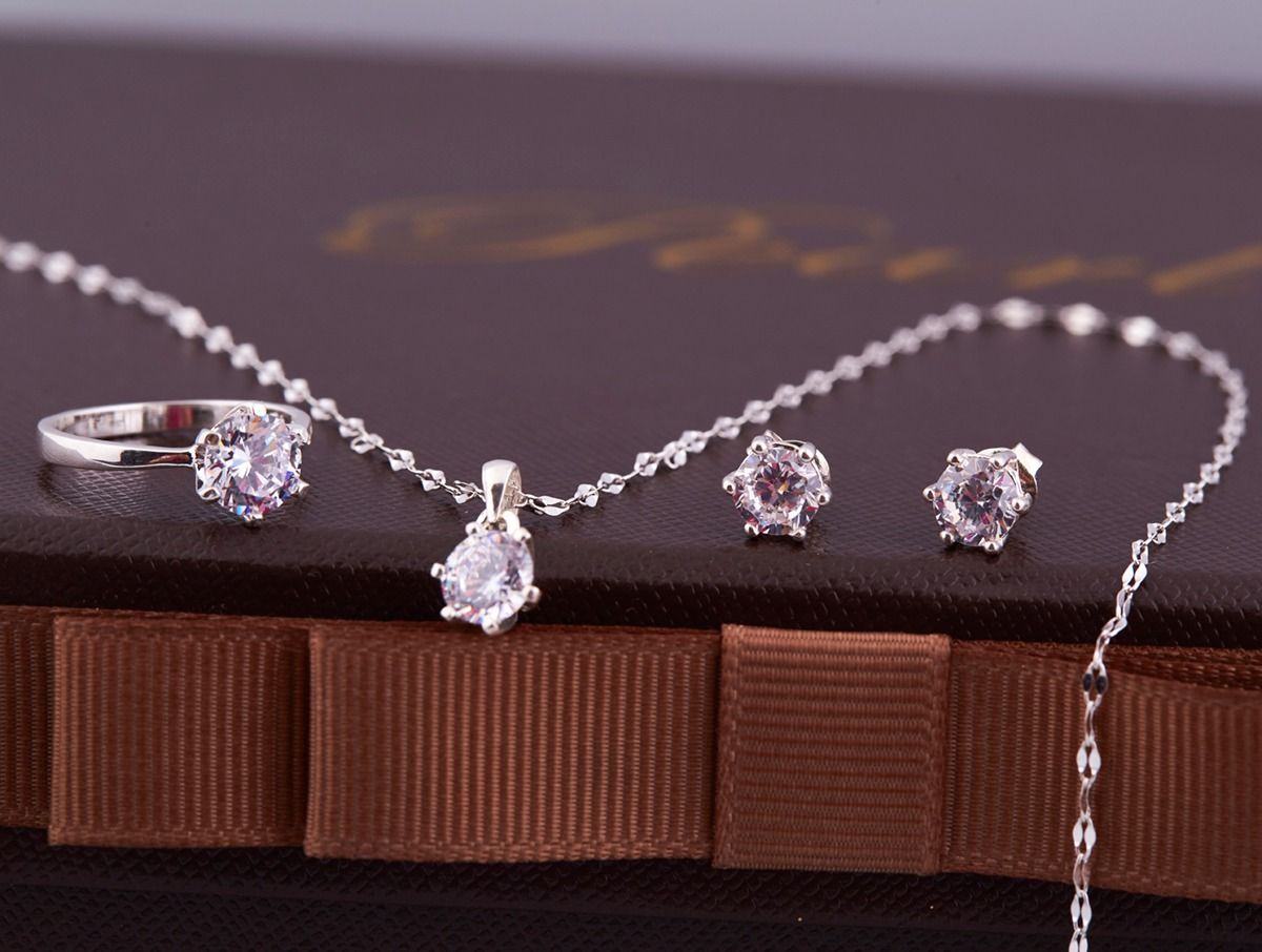 SET DÂY CHUYỀN VÀ HOA TAI THƯƠNG HIỆU OPAL HT2