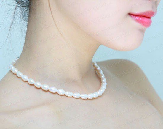 Bộ sản phẩm Ngọc Trai 5,6li trắng mang phong cách trẻ trung