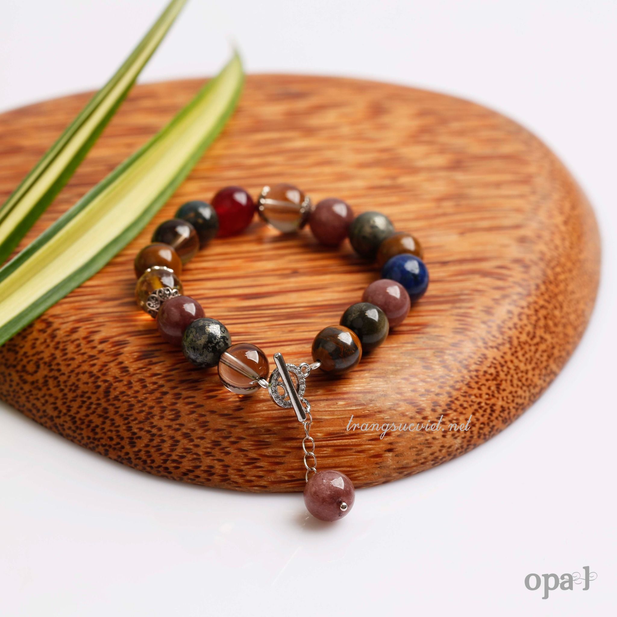 Vòng tay đá tự nhiên charm bạc