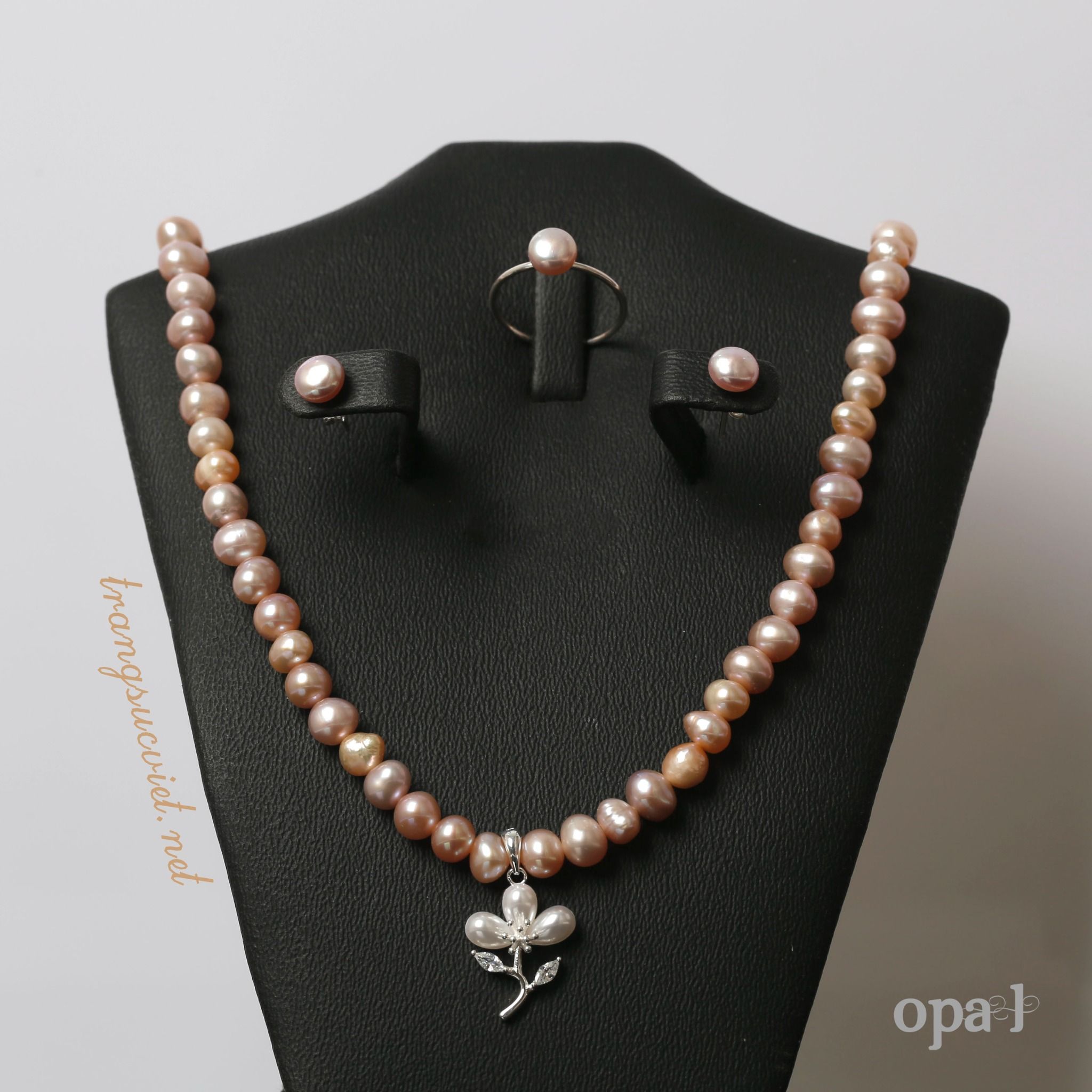 Vòng cổ ngọc trai Choker tím phong cách hiện đại mang xu hướng trẻ trung thương hiệu Opal