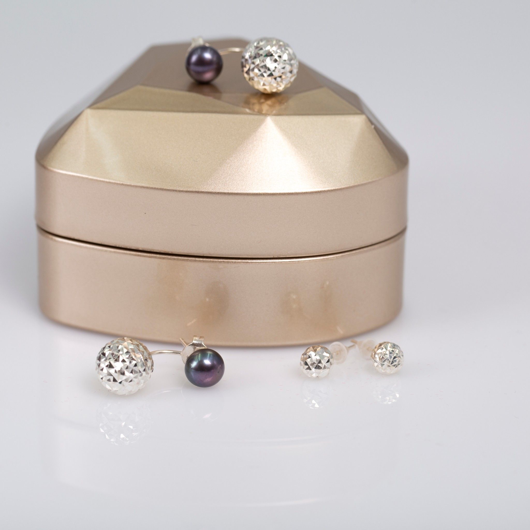 Hoa tai bạc đính ngọc trai OPAL